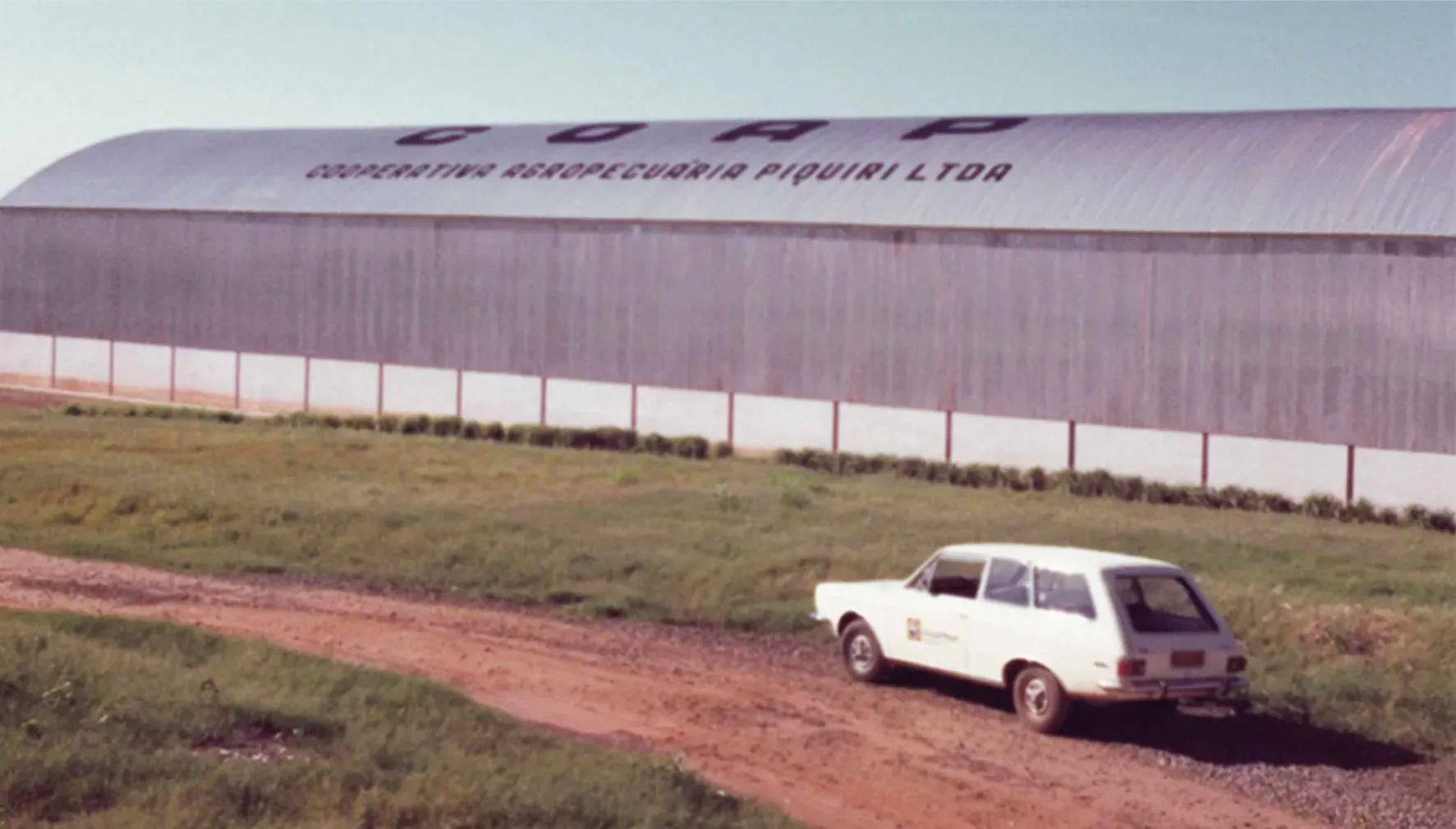 Início da atuação em obras para o setor do Agronegócio.Cooperativa Agropecuária Piquiri.