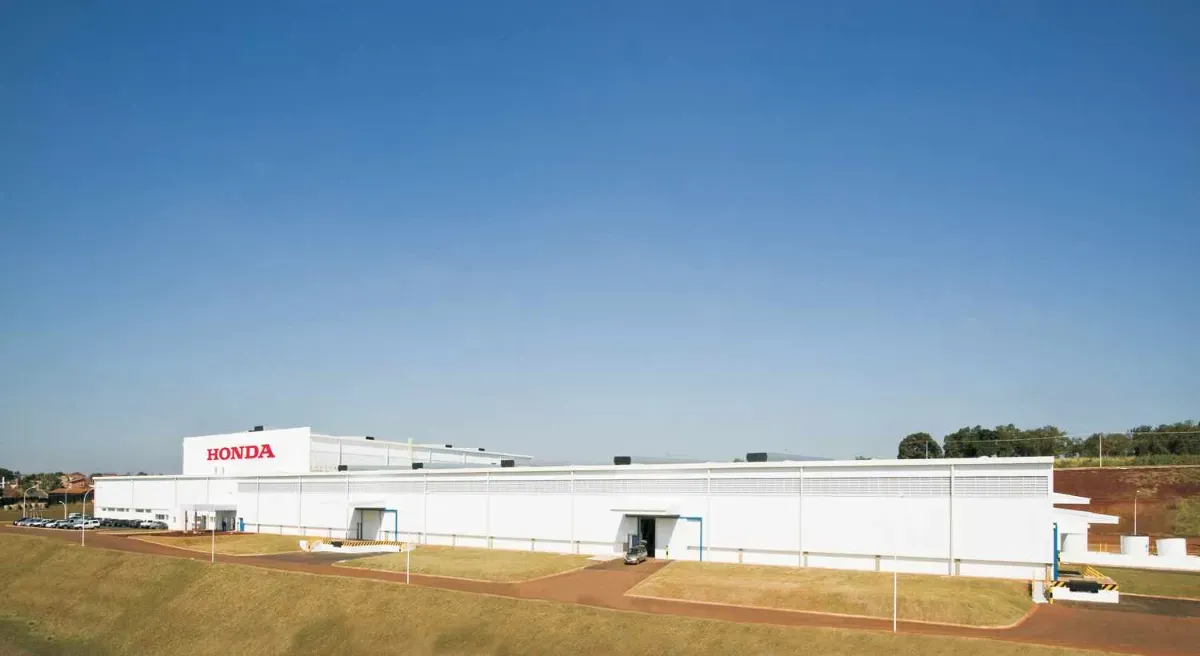 Primeira obra para o segmento Automotivo.Honda Automóveisdo Brasil – Sumaré/SP.
